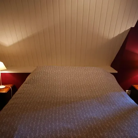 Des Roses Hotel