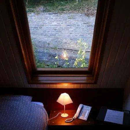 Des Roses Hotel